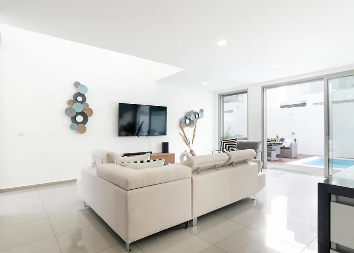 Villa Scandinavia - Private Heated Pool By Silver Prop *