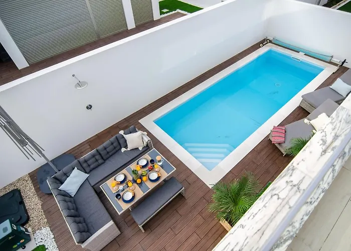 Scandinavia - Private Heated Pool By Silver Prop Villa *